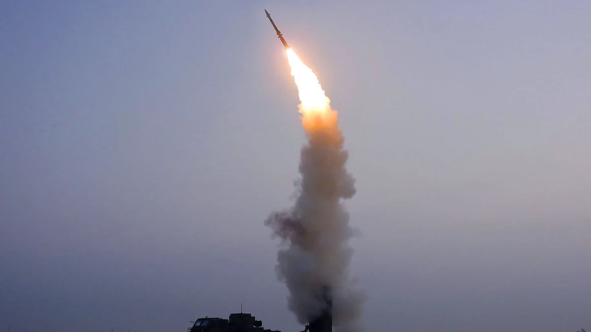 Corea del Norte confirma el ‘éxito’ de una prueba de lanzamiento de misiles tácticos