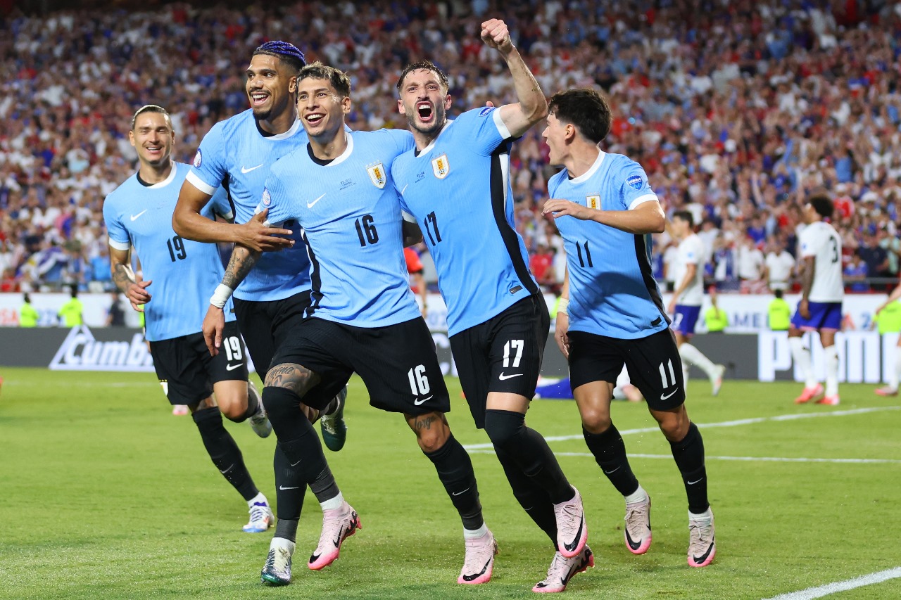 Los uruguayos celebran el único tanto