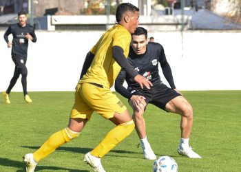 The Strongest pierde dos cotejos ante Riestra
