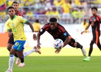 Colombia empata 1-1 con Brasil, que jugará contra Uruguay en cuartos