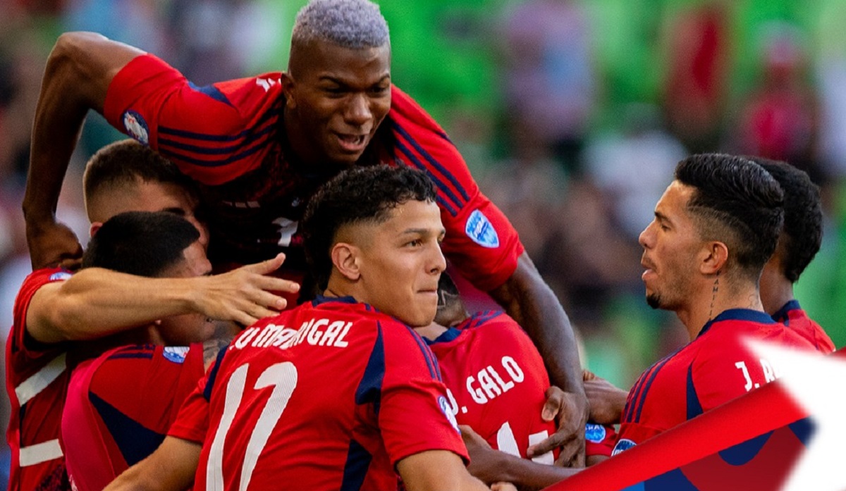 La selección de Costa Rica festeja uno de los goles ante Paraguay