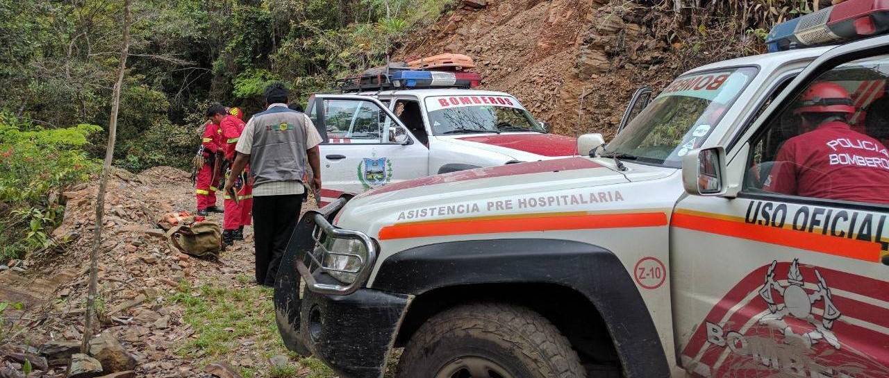 Dos adolescentes fueron arrastrados por el río cuando intentaban socorrer a una niña que cayó al río.