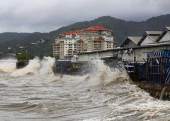 México despliega operativo de emergencia ante llegada del huracán Beryl