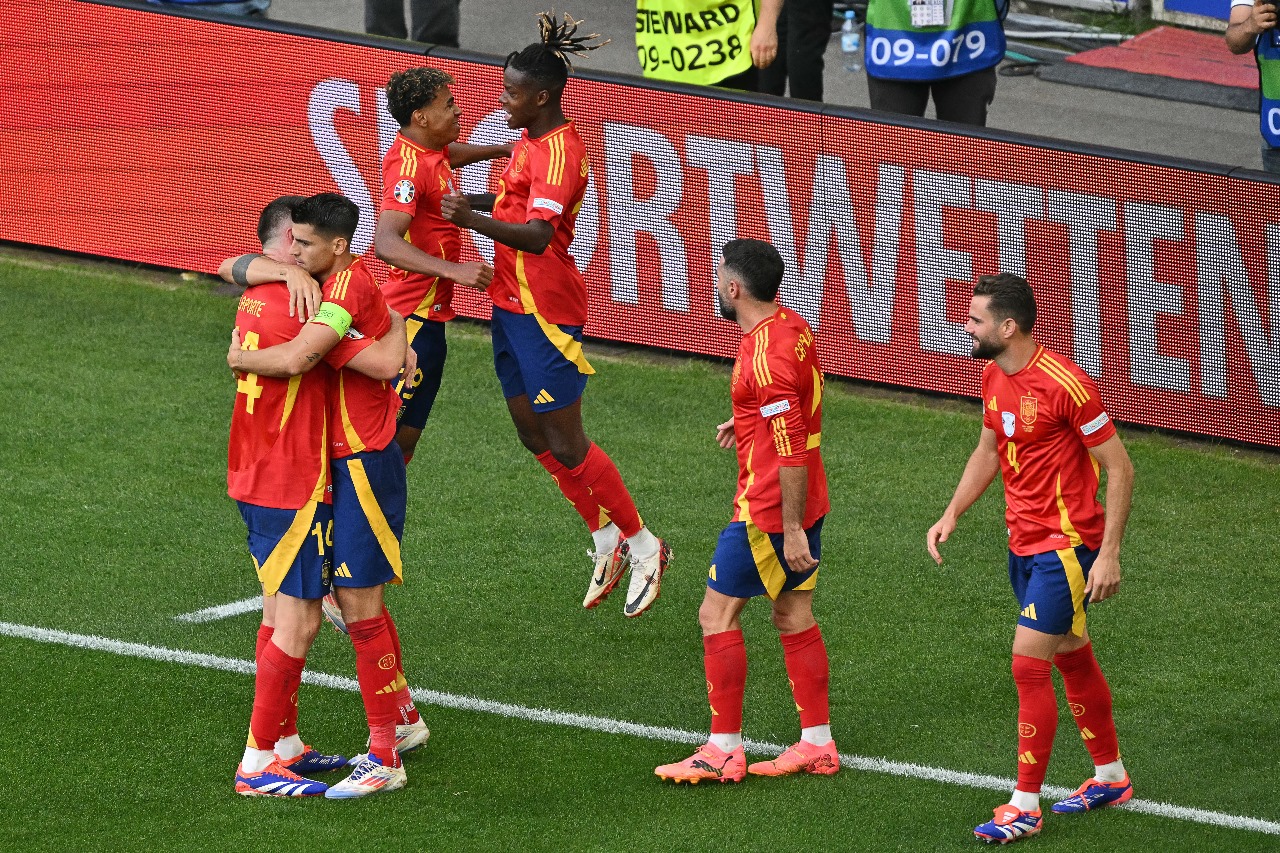 Los jugadores de España celebran el primer gol frente a Alemania.