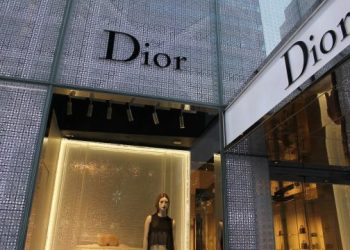 Grecia aprueba que Dior use sus tesoros arqueológicos para una sesión de fotos