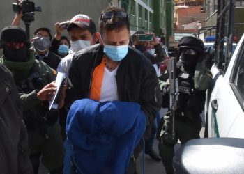 El edecán de Arturo Murillo hizo dos depósitos a favor del cuñado del exministro