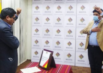 El excandidato del MAS Franklin Flores fue posesionado como gerente de Emapa