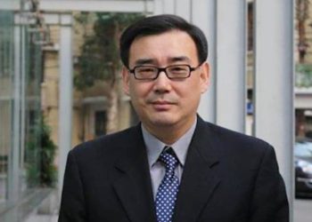Un escritor australiano es juzgado en China por ‘espionaje’