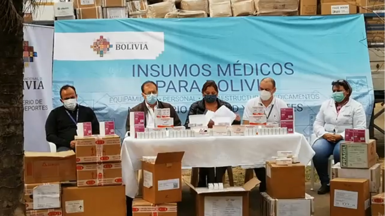 El Gobierno entrega Bs 6,8 millones en medicamentos para hospitales de Santa Cruz