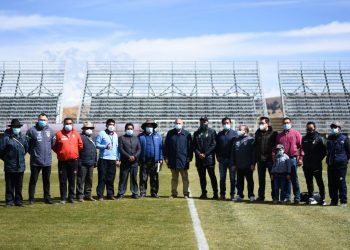 Los seleccionados se vacunaron contra COVID-19 gracias a la ayuda de comunarios de Huarina