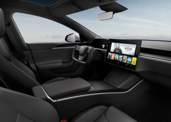 ¿Pasear en un Tesla sin conductor? Ya un juego de niños en YoutTube y TikTok