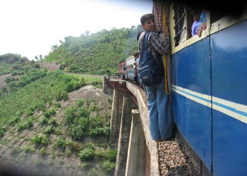 Tren muertos India colisión trenes
