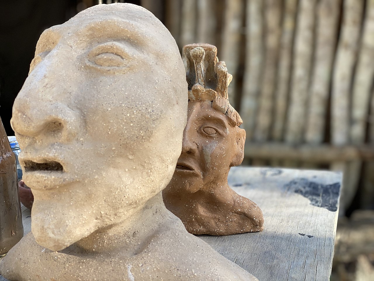 Imagen referencia de piezas arqueológicas mayas. (Son artesanías)