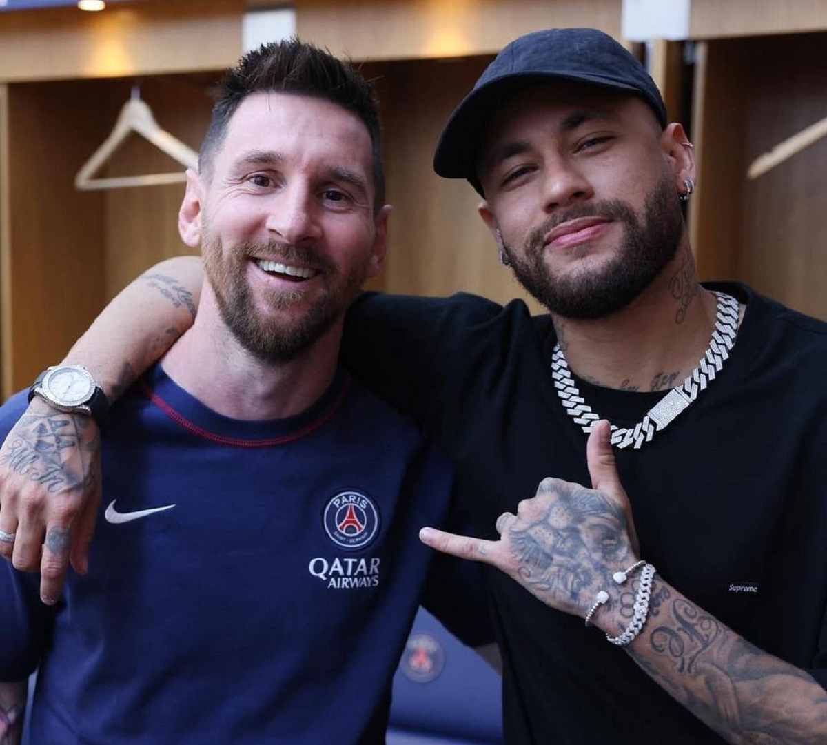 Neymar rinde homenaje a Messi tras su marcha del PSG