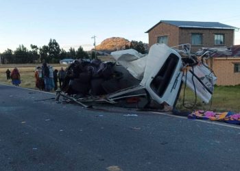 A horas del Día del Maestro, dos profesores mueren en un accidente camino a sus colegios