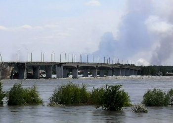 destruccion_represa_kajovka.jpg