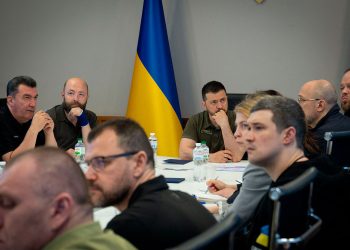zelenski_en_reunion_de_emergencia.jpg