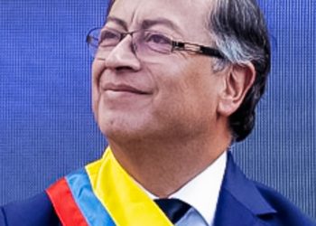 Fiscalía investiga a Petro