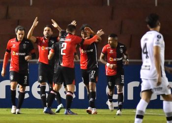Melgar golea 5-0 a Patronato y Olimpia clasifica a octavos de Libertadores