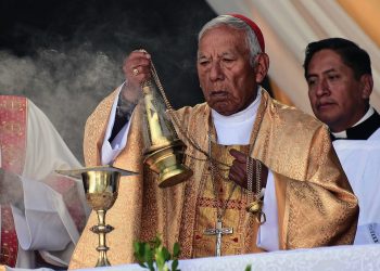 El cardenal Toribio Porco Ticona advirtió con tomar acciones legales por calumnias.