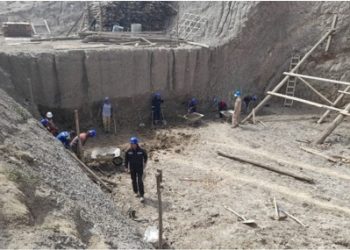Reinician las obras en una construcción ilegal en la zona Sur de La Paz.