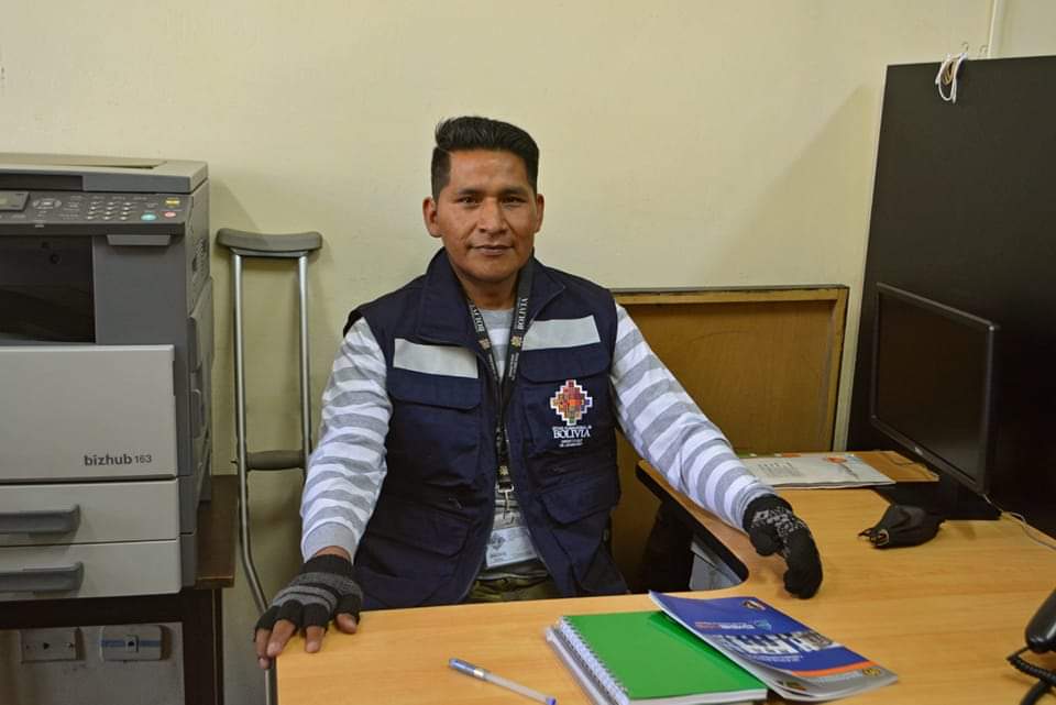 Cocalero Plácido Cota, herido con dinamita, tiene nuevo empleo en el Ministerio de Gobierno