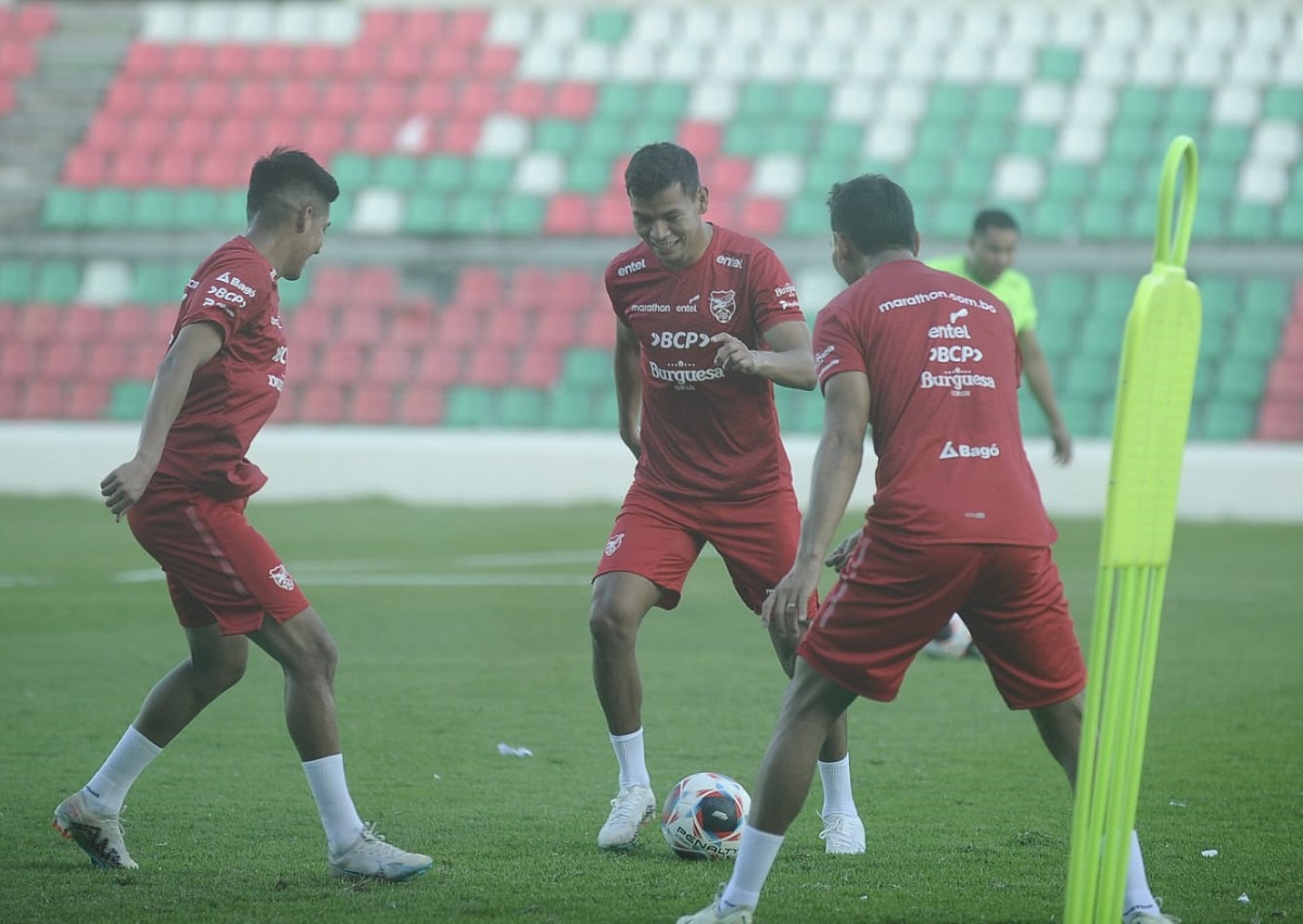 La selección boliviana comienza su labor para los amistosos