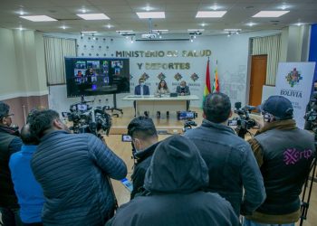 conferencia_ministra_de_salud.jpg