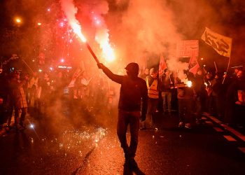 protestas_por_reforma_de_pensiones_en_francia.jpg