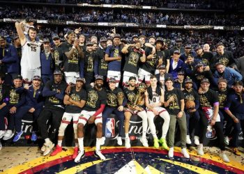 Los Nuggets de Jokic rematan a Miami y tocan por primera vez el cielo de la NBA
