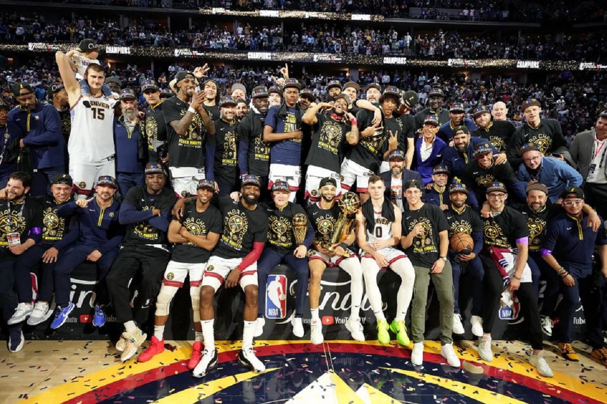 Los Nuggets de Jokic rematan a Miami y tocan por primera vez el cielo de la NBA