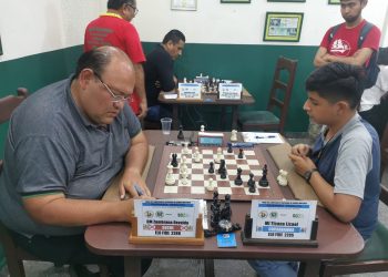 Cochabambino Ticona se convierte en el ajedrecista más joven en ganar la Final Nacional Mayores