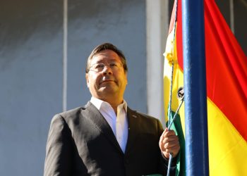 Arce llama a defender los recursos naturales y dice que la paz es la ‘lucha’ por la soberanía