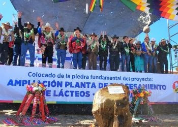 Arce inicia obras de ampliación de planta procesadora de lácteos en Challapata