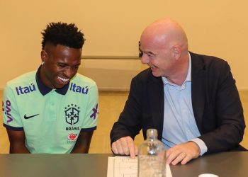 FIFA creará con Vinicius un grupo de trabajo contra el racismo