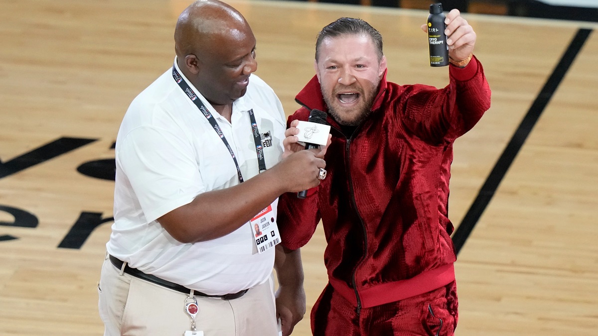 Conor McGregor es acusado de agresión sexual en partido de Finales de NBA