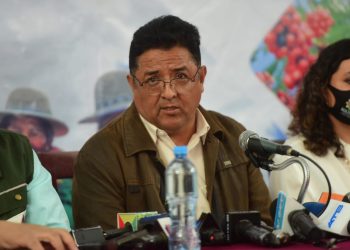 El ministro de Desarrollo Rural y Tierras, Remmy Gonzales, en conferencia de prensa. Foto: Rodwy Cazón
