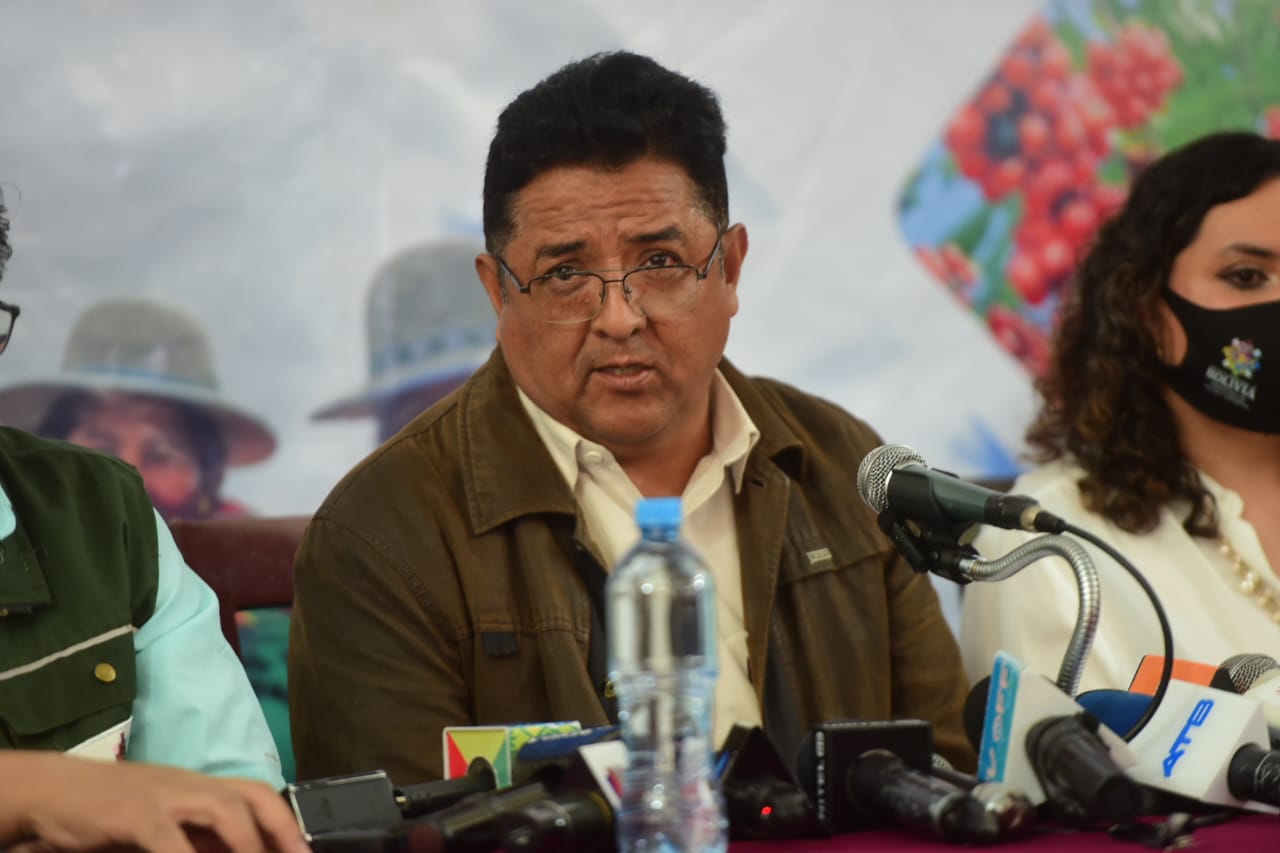 El ministro de Desarrollo Rural y Tierras, Remmy Gonzales, en conferencia de prensa. Foto: Rodwy Cazón