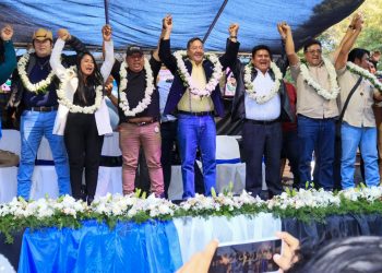Arce dice que el proceso de cambio no es de ‘una o dos personas’ y pide no caer en el juego por la división
