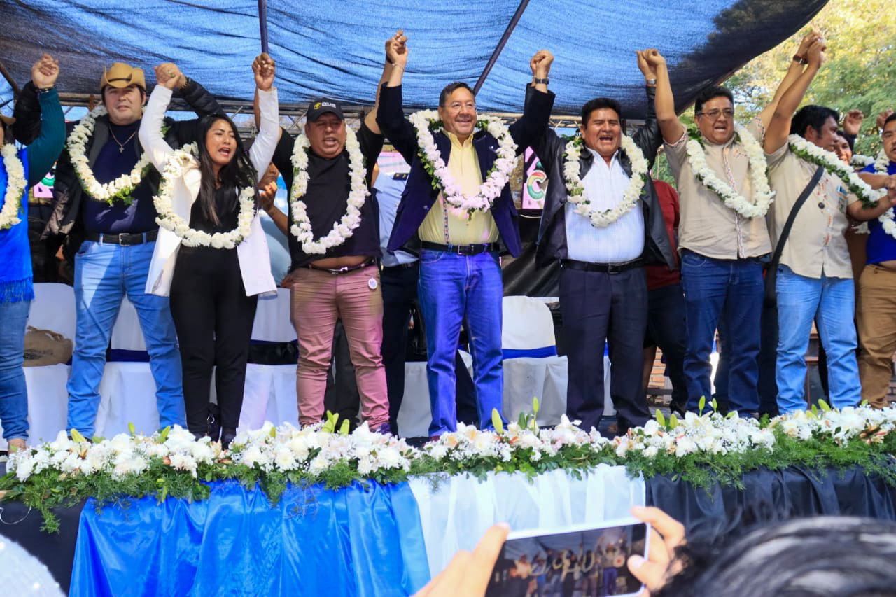 Arce dice que el proceso de cambio no es de ‘una o dos personas’ y pide no caer en el juego por la división