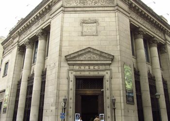 Banco Central de Perú reduce proyección