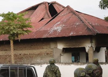 escuela_uganda.jpg
