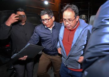 El exviceministro Valda es enviado a la cárcel por cinco meses por el caso Coimas