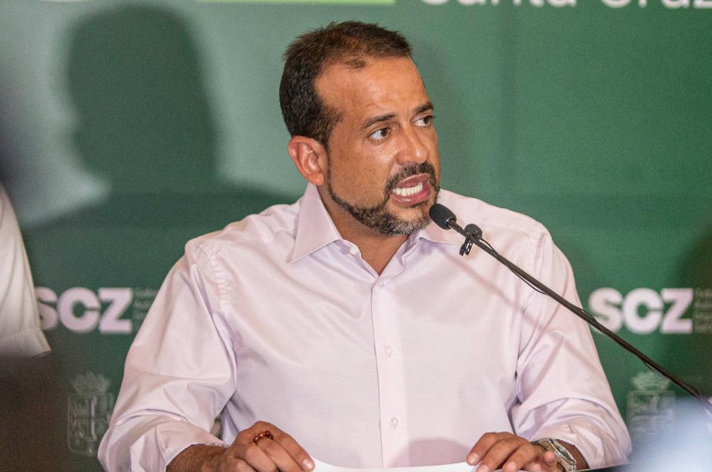 Camacho pide a la CIDH un GIEI para investigar el paro cívico de 36 días en Santa Cruz y Áñez exige un debido proceso.