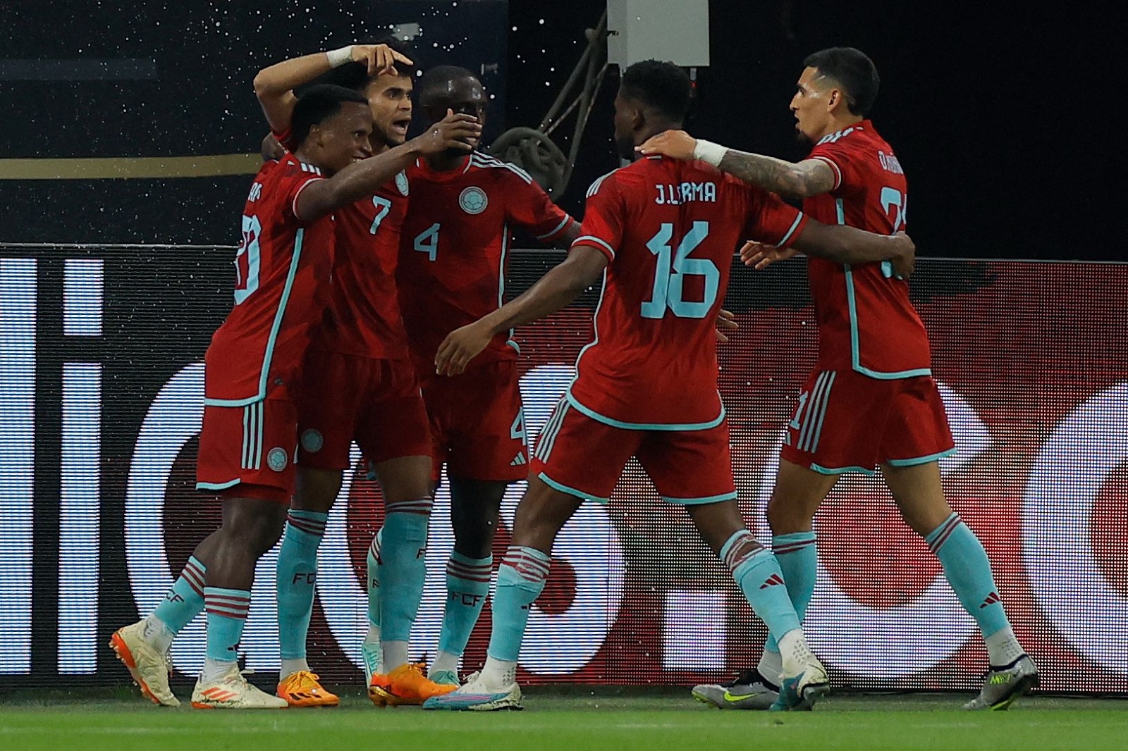 Colombia vence a Alemania 2-0 en amistoso y agrava su crisis