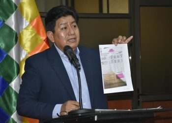 Montaño: Categoría de aeropuertos ‘no está en peligro’ y vuelo de África era de ‘negocios’