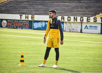 DT Formosinho prueba a José María Carrasco en el mediocampo