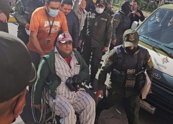 El cocalero César Apaza es trasladado del penal de Chonchocoro a San Pedro