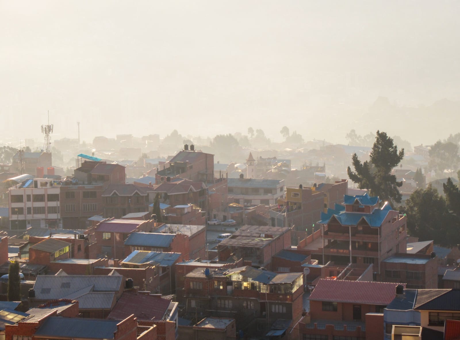 Por festejos de San Juan, La Paz amanece con el cielo contaminado