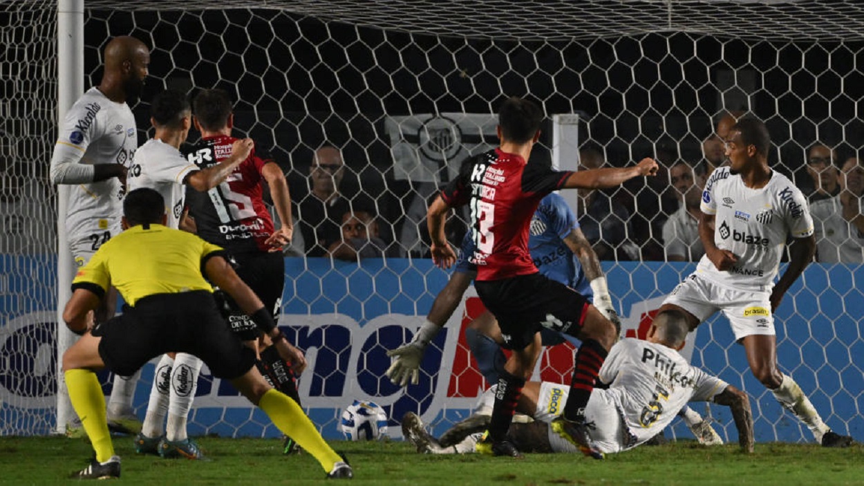 Fortaleza y Newell’s esperan por seis acompañantes en octavos de  la Copa Sudamericana